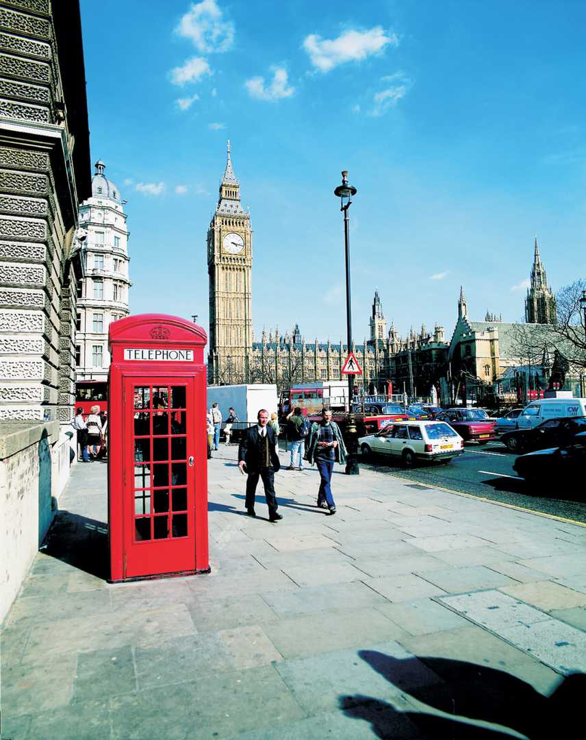 Radreise England Südosten - house of parliament und rote Telefonzelle